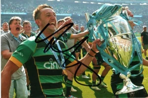 NORTHAMPTON SAINTS & ENGLAND RUGBY: ALEX MITCHELL SIGNED 6x4 TROPHY PHOTO+COA - Picture 1 of 1