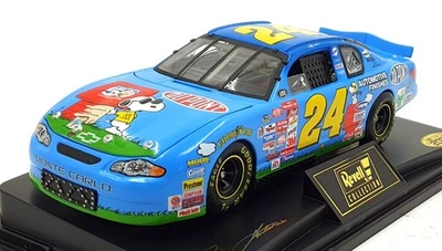 Revell 1/24 Scale 100628 Chevrolet OuPoint #24 2000 Automotive Finishes/Peanuts - Image 1 of 4