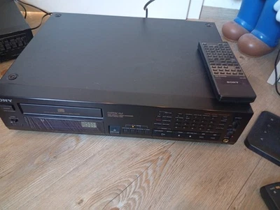 Sony CD Player CDP-997 mit Fernbedienung - defekt - Bild 1 von 4