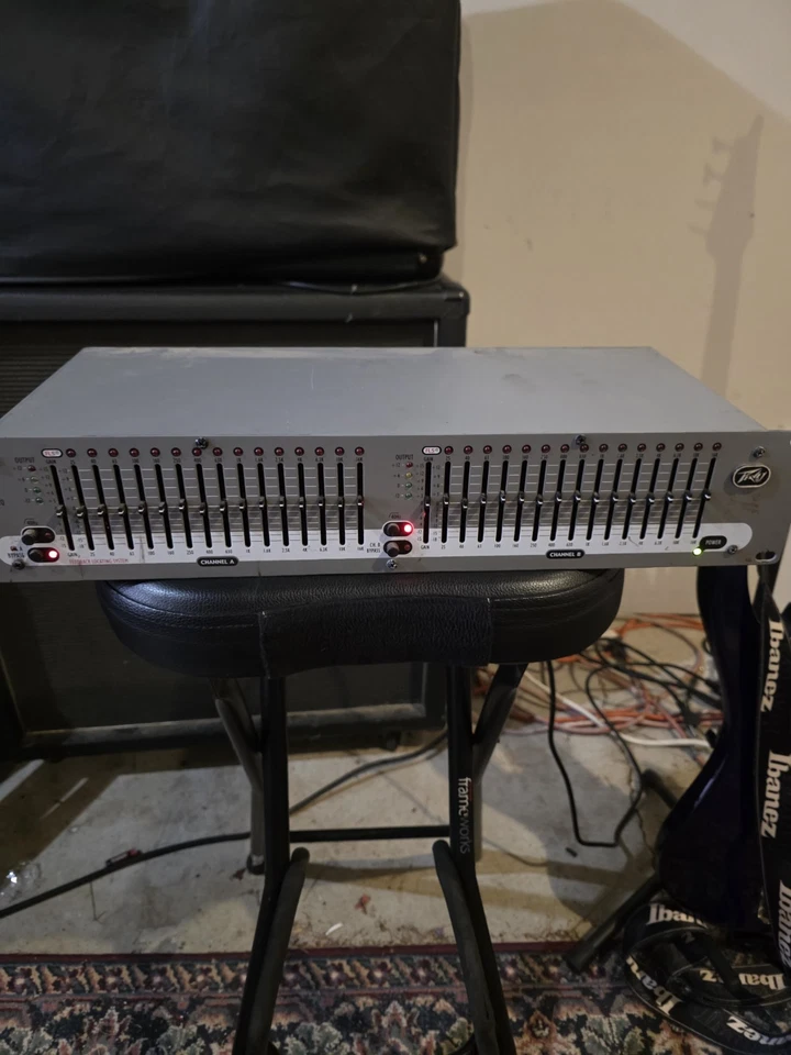 Ecualizador gráfico Peavey Q215 FX doble 15 bandas con FLS GRAN FORMA ENVÍO RÁPIDO Foto 1 de 1