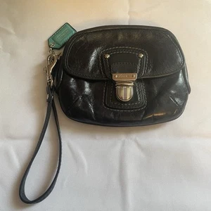 Coach Mohn schwarz Leder Druckverschluss oval Kalbsleder Reißverschluss Etui Geldbörse authentisch - Bild 1 von 13