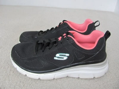Skechers Lite-Weight Women's Black Colored Athletic/Fashion Sneakers Size 7.5 - Image 1 of 4