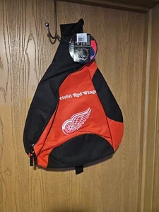 Detroit Red Wings   NHL TEAM SPORT  Sling Backpack NEW WITH TAGS RED/BLACK - Picture 1 of 4