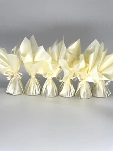 Beautiful Balloons 6x Ivory Satin Balloon Weights - Picture 1 of 2
