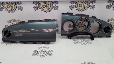 2006 CHRYSLER PT CRUISER PASSENGER DASH COVER TRIM & CLOCK SURROUND PANEL - image 1 of 4