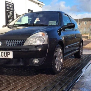 Renault Clio 182 CUP 2.0 16v Low Mileage - Picture 1 of 5
