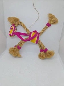 Adorno de caballo cuerda rosa y amarillo Navidad pony artesanía - Imagen 1 de 5