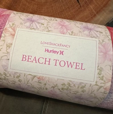 NOVO LoveShackFancy x Hurley REVERSÍVEL Rosa Floral TOALHA DE PRAIA SEM AREIA Bolsos - Imagem 1 de 4