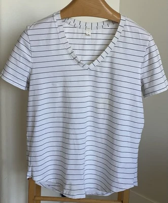 Lululemon Love V-Neck T-Shirt White/black Stripe Short Sleeve Women’s 6 - Image 1 of 3