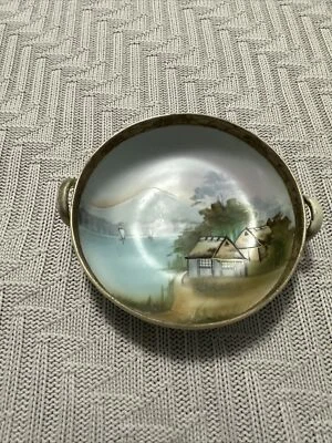 Casa nipón pintada a mano vintage en un cuenco de lago con asas Foto 1 de 4