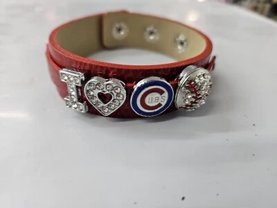 PULSERA CHICAGO CUBS ESTRÁS CON BANDA AJUSTABLE ROJA/go Cubs  Foto 1 de 3