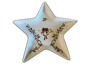 Mikasa Retired HOLIDAY BLOOM Star Shaped Candy Nut Dish Holly Leaves Berries - Picture 1 of 6