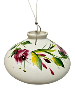 70er Jahre Keramik Deko Hänge Topf Vase weiß mit handbemalten Blumen signiert - Bild 1 von 14