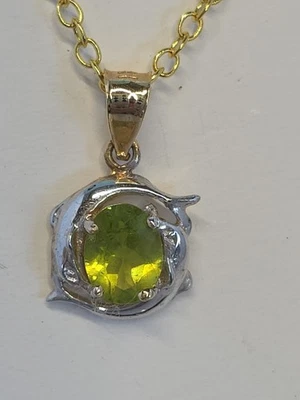 Colgante Peridoto Delfín Oro Blanco y Amarillo 14 Kt Con Cadena G.f.  Foto 1 de 2