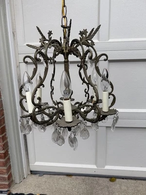 Candelabro vintage espanhol de latão pendurado 6 braços com prismas semelhantes a cristal - Imagem 1 de 4