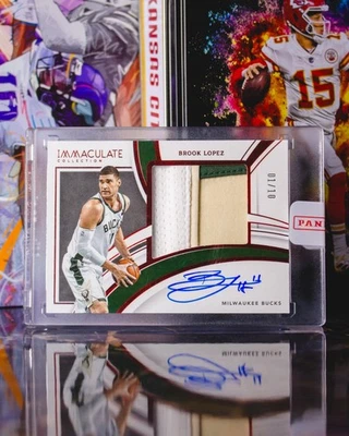 Parche autógrafos Panini Immaculate Premium 2021-22 #PPA-BLZ Brook Lopez rojo/10 Foto 1 de 2
