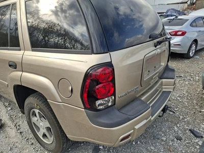 Conjunto de luz trasera izquierda usado se adapta a: Chevrolet Trailblazer 2006 grado A izquierdo Foto 1 de 4
