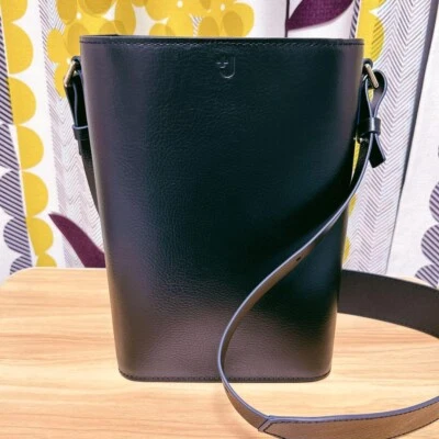 Uniqlo x Jil Sander Collaboration +J Bolso de hombro de cuero 2021 Otoño/Invierno Foto 1 de 4