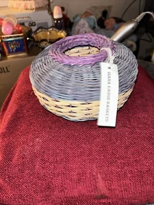 Diana Eason Basket 8” - Picture 1 of 4