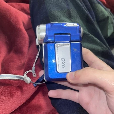 DXG DXG-506V 32 MB Camcorder -  Blue - Image 1 of 4