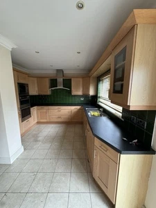 Kitchen In Good Condition With Integrated Neff Appliances - Picture 1 of 13