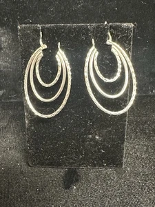 Coppia orecchini a cerchio in argento sterling 925 taglio diamante - Foto 1 di 6
