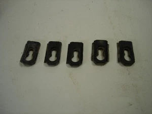 1972 PONTIAC GRAND PRIX GM EXTERIOR TRIM RETAINER CLIPS - 5 PC - Foto 1 di 2