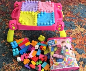 mega bloks bausteine mit Tisch - Bild 1 von 3
