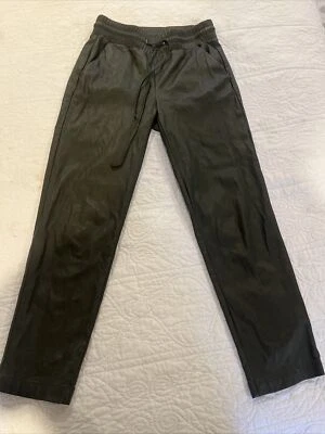 Pantalones ajustados LOFT NUEVOS CON ETIQUETAS en imitación de cuero verde cordón cintura talla XS Foto 1 de 4