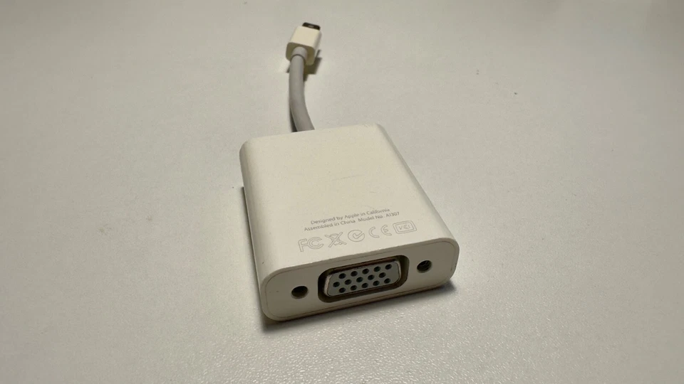Genuine Apple A1307 Mini Display Port Thunderbolt to VGA Adapter A1307 - Image 1 of 1