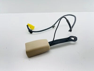 Пряжка ремня безопасности со стороны переднего правого пассажира 2013-2016 KIA CADENZA OEM - Изображение 1 из 4