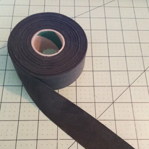 Borde de corte de tira de cuero sintético Ultrasuede 10 yardas 1+1/2 pulgadas de ancho verde oliva nuevo - Imagen 1 de 4