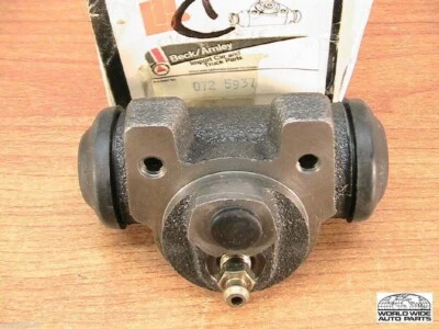 Fiat 131 Brava Rear Wheel Brake Cylinder 1975-1981 - Image 1 of 4