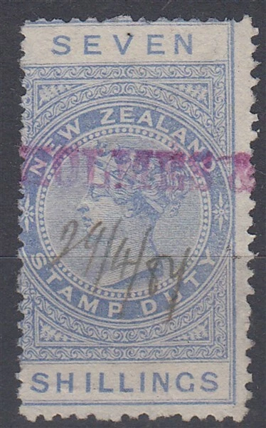 NUEVA ZELANDA 1880 QV INGRESOS PERF 113/4 WMK NZ 7/- ULTRAMARINO (ID:095/D64567) Foto 1 de 1