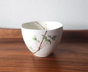 Japanese Botanical Rice Soup Bowl 4" D Porcelain Made in Japan - Picture 1 of 7