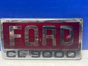 VINTAGE FORD HEAVY DUTY TRUCK CL 9000 ORNAMENT EMBLEM BADGE A6 - Foto 1 di 3