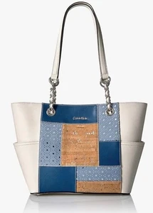 Calvin Klein Saffiano Borsa Patchwork Tote Bag in Sughero, Bianco e Blu - Foto 1 di 13