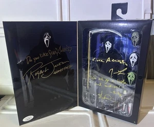 Neca Ghostface Ultimate signiert (Mathew Lillard, Skeet Ulrich, Roger Jackson) JSA - Bild 1 von 12