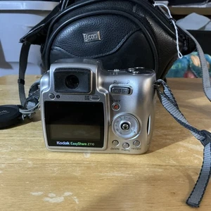 Kodak EasyShare Z710 Digital Camera 10x 7.1 MP Silver *GOOD/TESTED* W/ Bag Cords - Picture 1 of 2