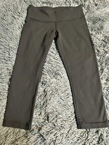 Lululemon Leggings Black Women’s Size 6 Cropped Pocket Stretch Athletic - Picture 1 of 6