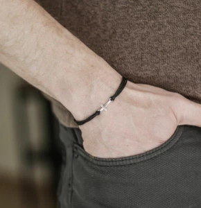 Silber Kreuz Bettelarmband für Männer Schwarz Schnur Christ Katholisch Geschenk für Ihn - Bild 1 von 11