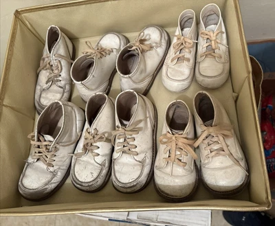 Lote De Colección De 5 Pares De Cuero Bebé Niño Muñeca Caminar Zapatos 1960-1970 Foto 1 de 4