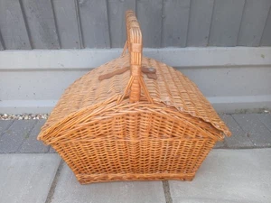 Vintage Huntsman Wicker Picnic Basket with handle - please read desc. - Picture 1 of 15