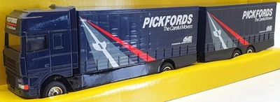 Corgi 1/64 Scale TY87006 - DAF 95' Short Wheel Base & Close Couple Trailer - Image 1 of 4