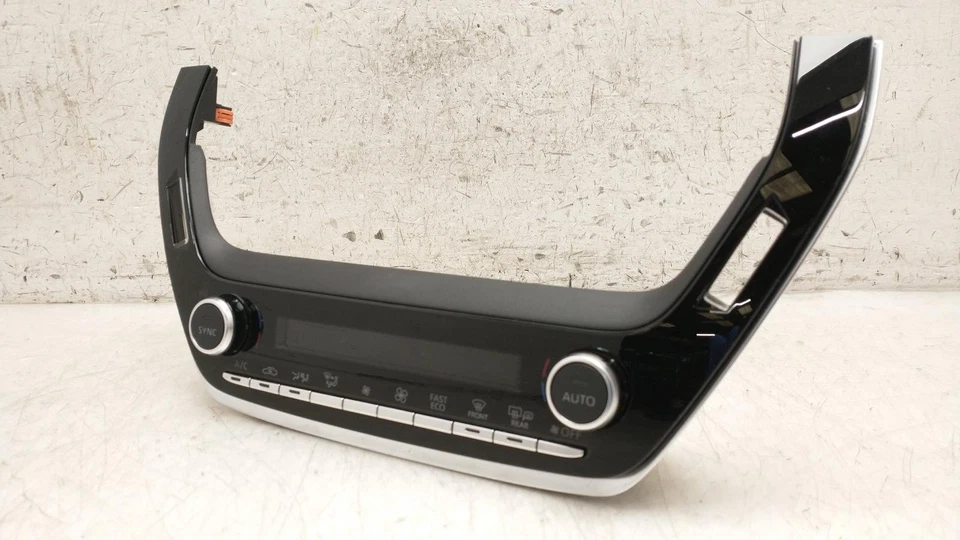 TOYOTA COROLLA HEATER AC CLIMATE CONTROLS  18-25 - Image 1 of 4