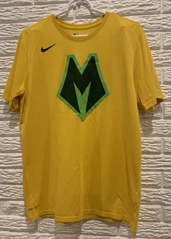 Milwaukee Bucks The Nike Tee, Dri-Fit NBA Basketball, Yellow, Size Large Cover