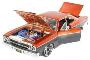 At Random Maisto 31016 - Pro-Rodz Plymouth GTX 70 1:24 - Picture 1 of 1