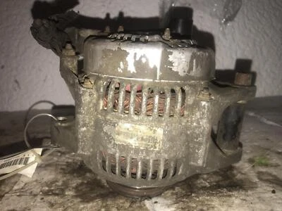 Alternador usado se adapta a: 1993 Plymouth Acclaim 4-153 2,5 L Bosch grado del fabricante Foto 1 de 3