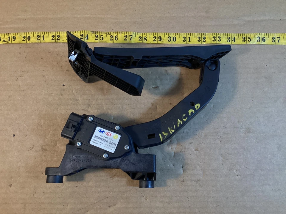 2013-2016 KIA CADENZA LEFT SIDE GAS ACCELERATOR THROTTLE PEDAL TRAVEL SENSOR OEM - Image 1 of 4