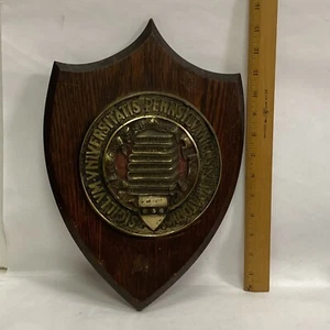 PLACA ESCUDO MADERA SELLO BRONCE O LATÓN UNIVERSIDAD PENNSYLVANIA DE COLECCIÓN UNIVERSIDAD PA - Imagen 1 de 9